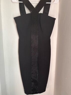 Carmen Marc Valvo Black One-Shoulder Sheath Dress with Center Ribbon